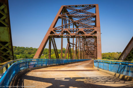 The bend in the Chain of Rocks Bridge outside St. Louis, Missouri allowed the builders to connect their two misaligned parcels of land on each side of the Mississippi River without increasing navigational challenges.